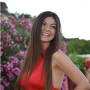 Laureata in matematica con 110 e lode e attualmente impiegata in banca, impartisco lezioni di matematica fino al quinto superiore